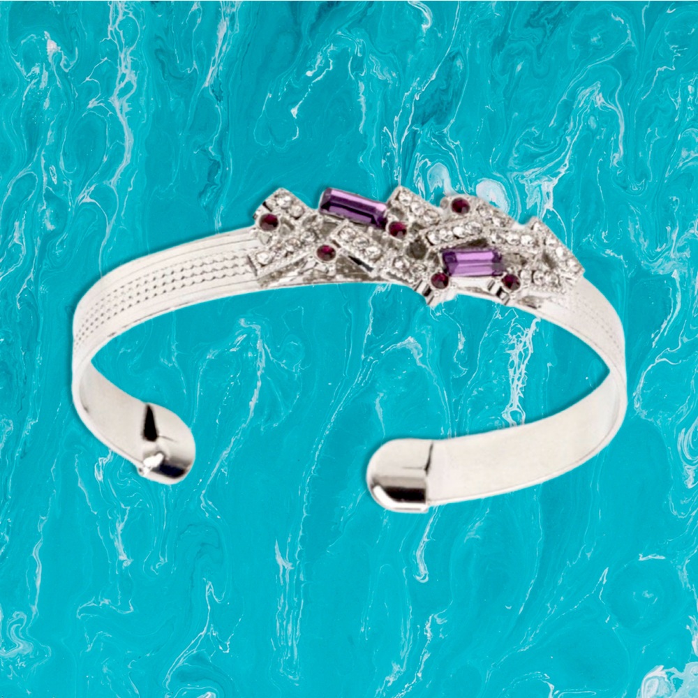 Paparazzi ​A Chic Clique Bracelet in Purple